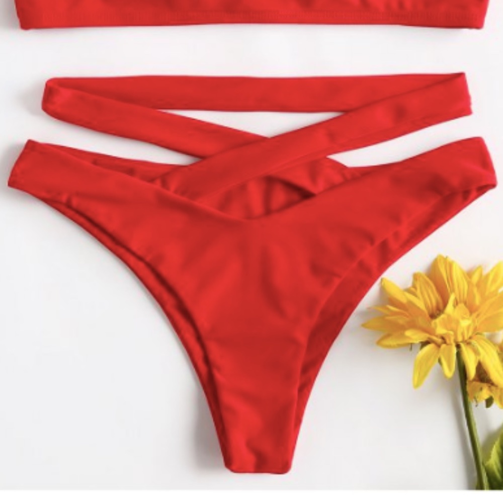ZAFUL Red Criss Cross Bikini Bottoms
